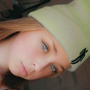 Meet your Posher, Ellie